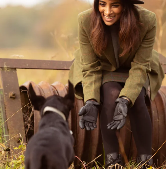 Lifestyle_Image-20_Woman_and_Puppy_Vertical_Face_and_Instagram